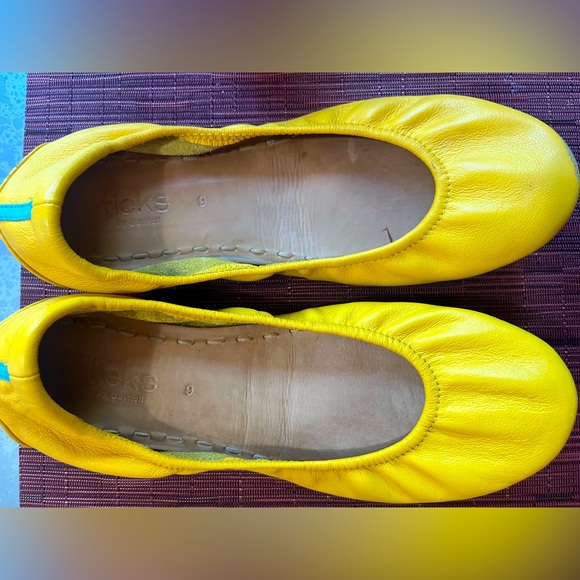 Tieks Mustard Yellow Ballet Flats w/Box & Bow, Size 9 - Picture 5 of 5